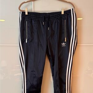 ADIDAS Iconic track pants